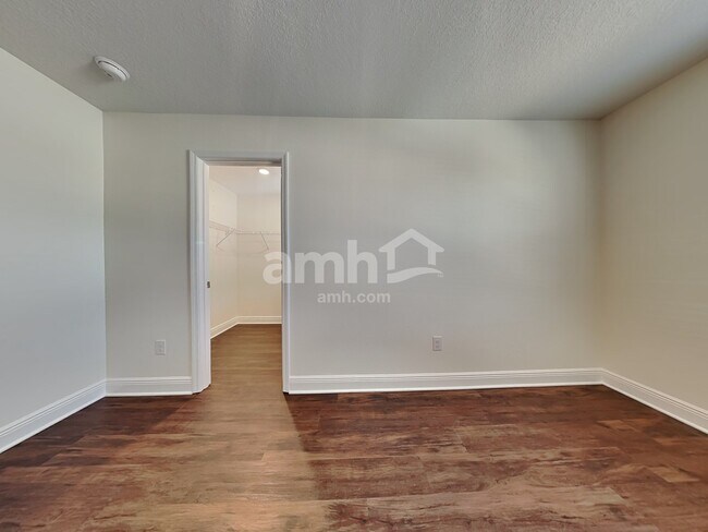 Building Photo - 27380 St Andrews Ave