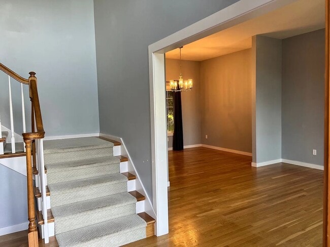 Building Photo - AVAIL. NOW! STUNNING CUSTOM HOME! IN STEIL...