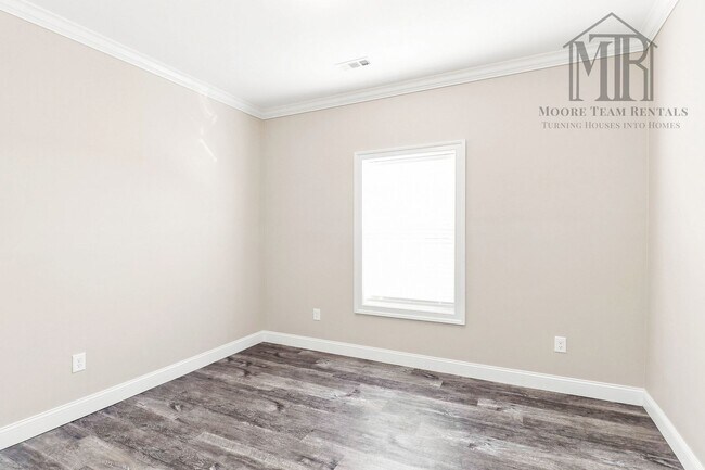 Building Photo - 2095 Orchard Rd