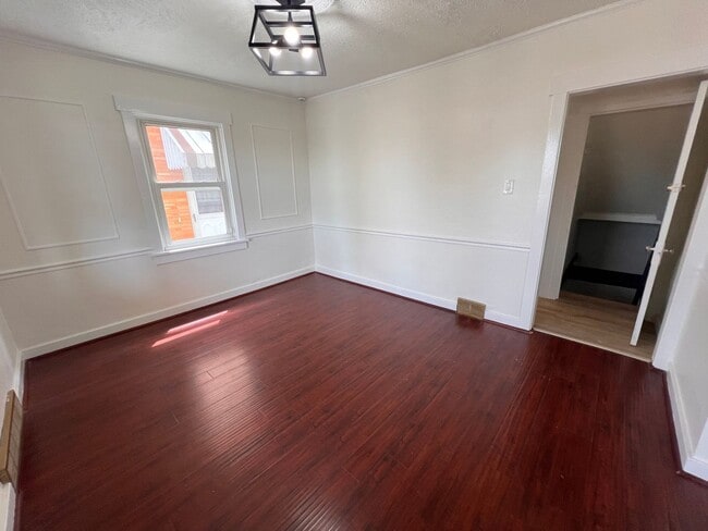 Building Photo - Pittsburgh - 4 Bedroom 2 Bathroom - Recent...