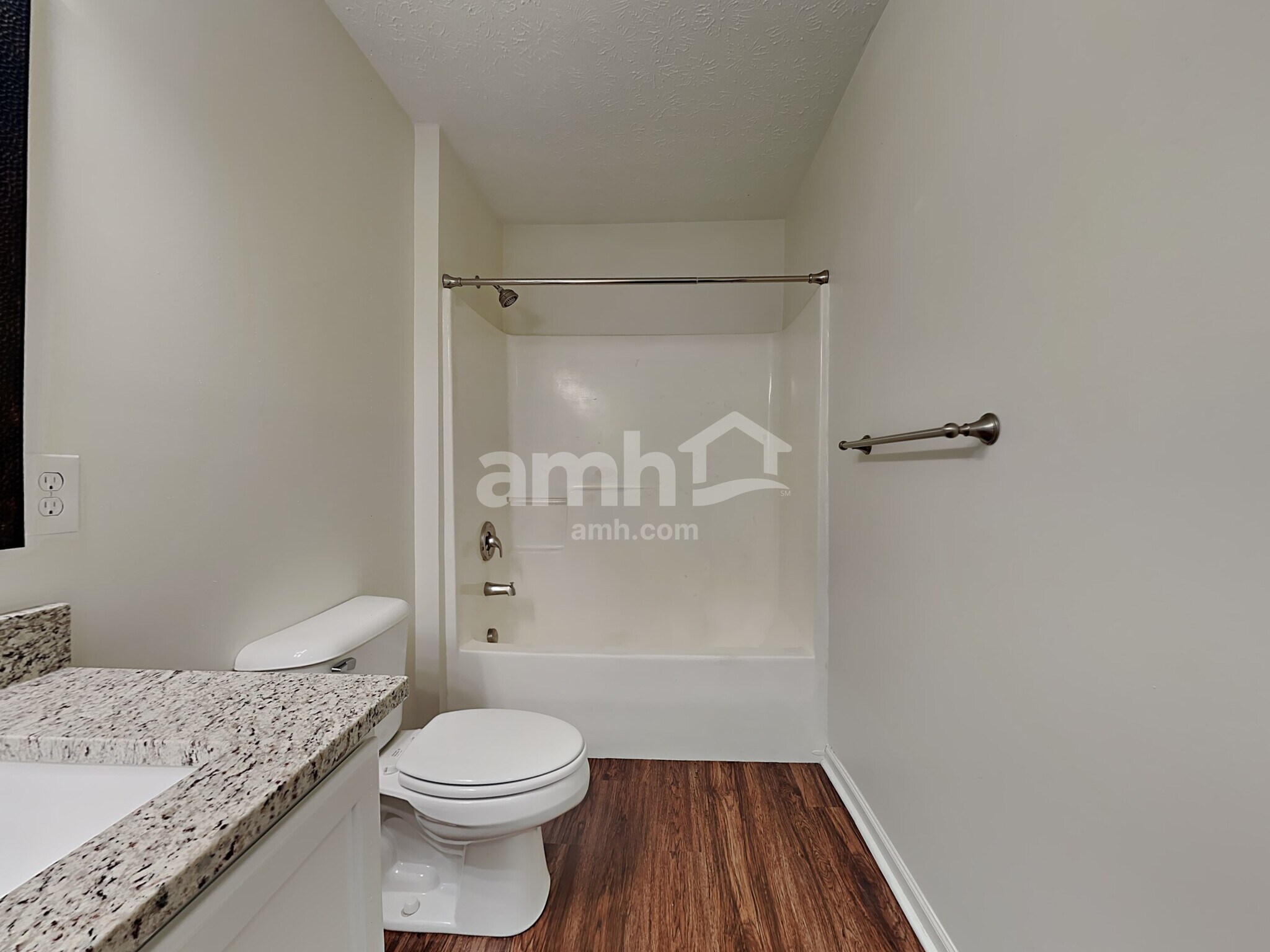 Building Photo - 922 Whispering Pine Way