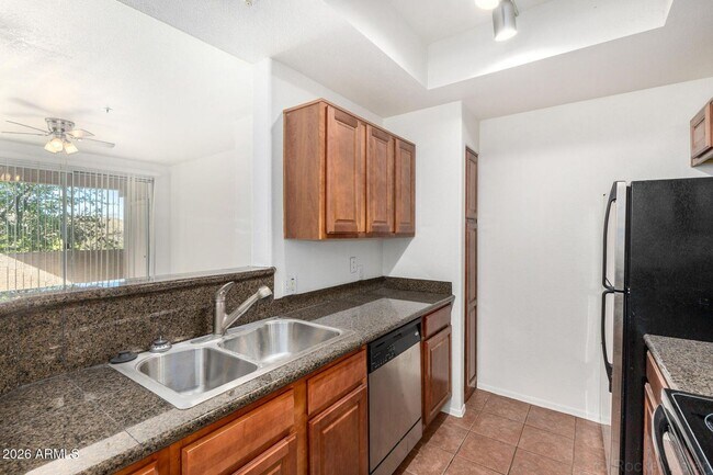 Building Photo - Elevated Views, 1bd, 1bth Condo