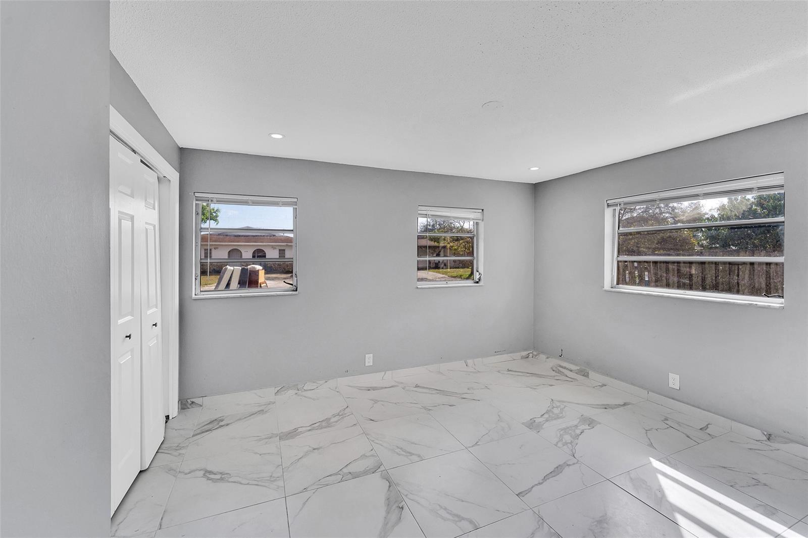 Building Photo - 4681 SW 43rd Ter