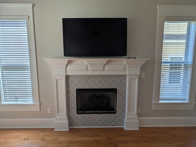 Building Photo - 124 Pepperdine Ct