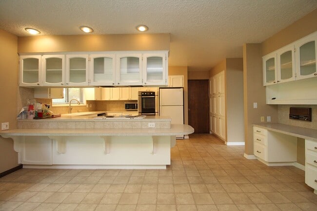 Building Photo - 2727 SE 58th Ave