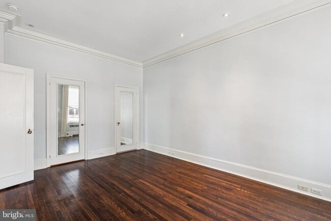 Building Photo - 237 S 18th St