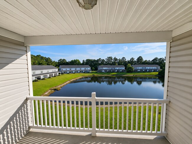 Building Photo - Your Perfect 2-Bedroom Retreat Awaits in Kiskadee Parke