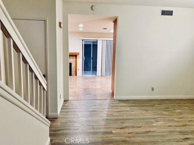 Building Photo - 39 Goldenrod