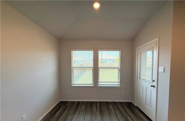 Building Photo - Stunning 3-bedroom 2-bathroom house!