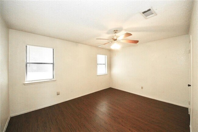 Building Photo - 12303 Deer Falls Dr