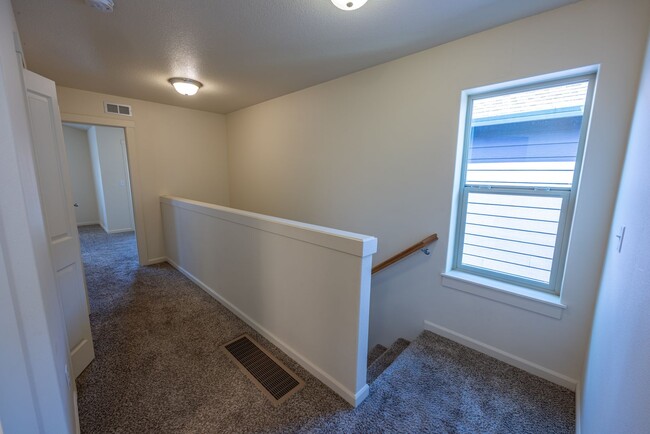 Building Photo - Three bedroom house in Hazel Dell - Built in 2014