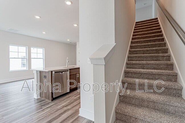 Building Photo - 44 Centimeters Dr