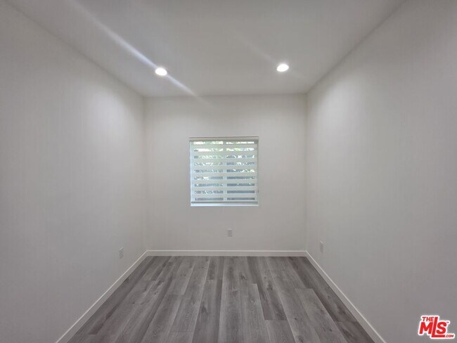 Building Photo - 25226 Loytan St