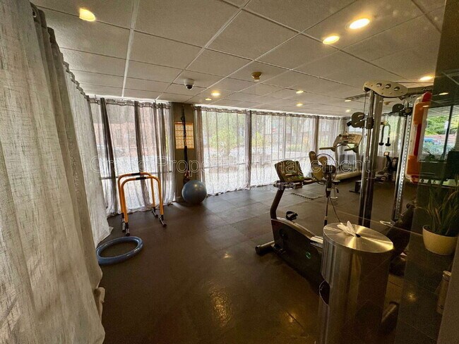 Building Photo - 888 Logan St