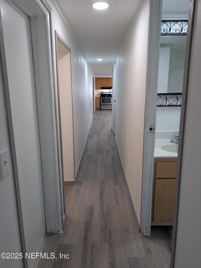 Building Photo - 116 Claudia St