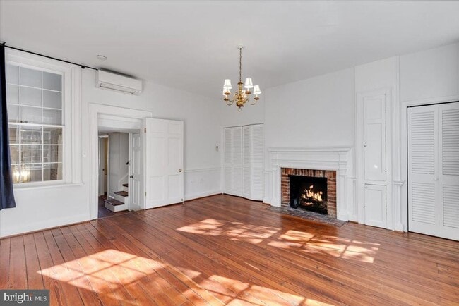 Building Photo - 215 Prince St