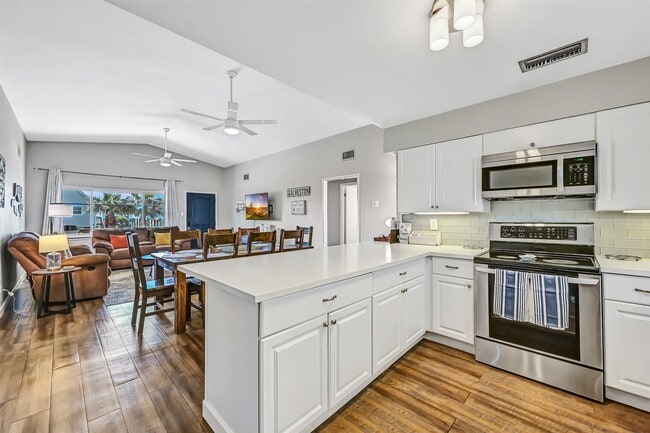 Building Photo - 21600 Zachary Dr