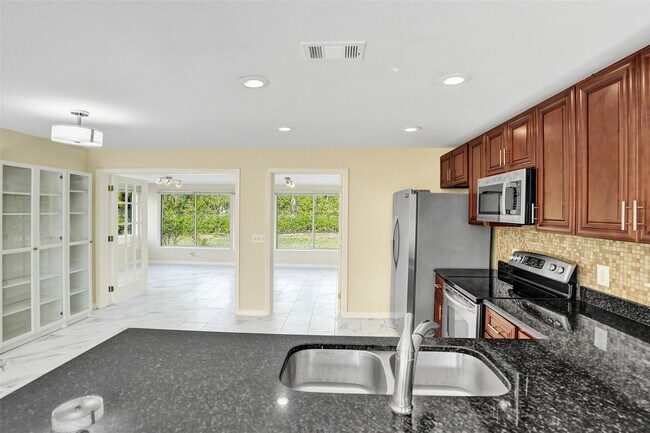 Building Photo - 249 NW 4th Diagonal