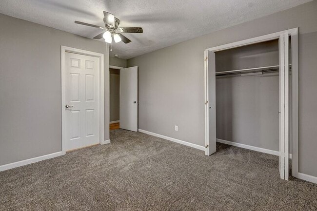 Building Photo - 731 W Greenwood St