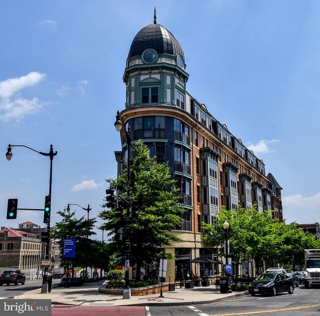 Building Photo - 2813 4th St NE