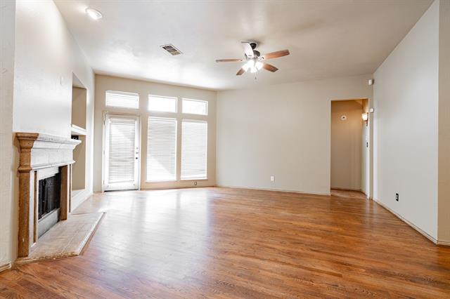 Building Photo - 1875 Crestlake Dr