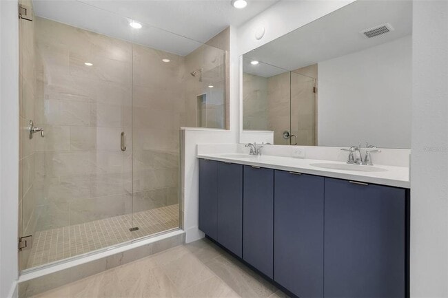 Building Photo - 15399 Hamlin Pk Dr