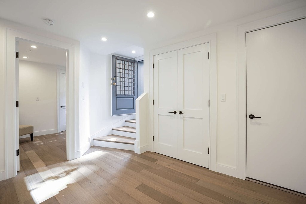 Building Photo - 49 Beacon St