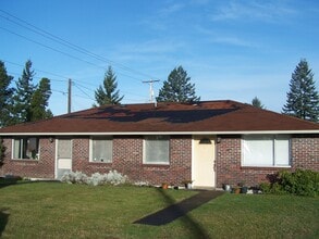 Building Photo - Very nice 1 bedroom duplex unit in Tacoma!!