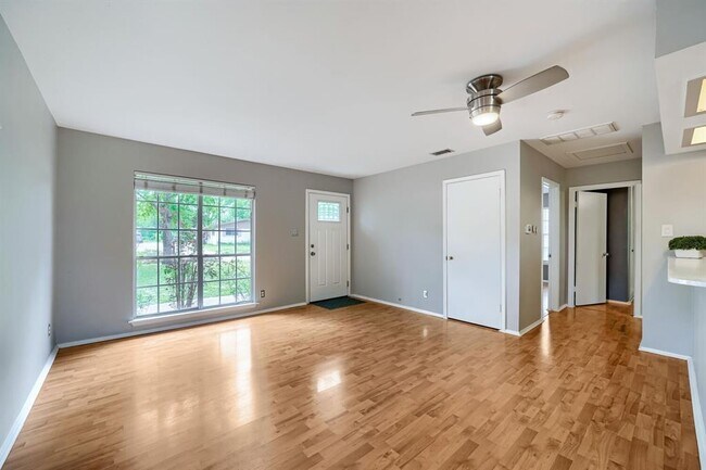 Building Photo - 8308 Hathaway Dr