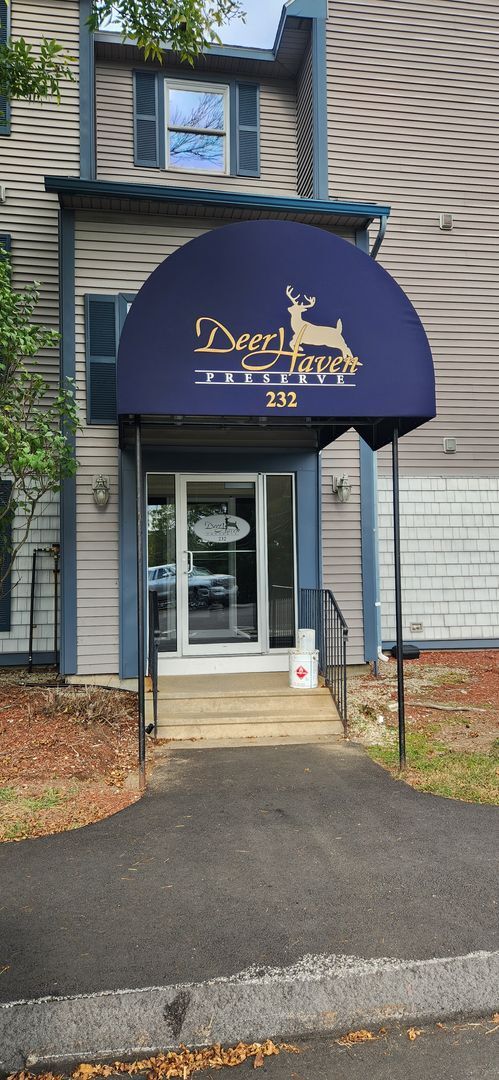 Building Photo - 1-bedroom, 1-bathroom 3rd Flr unit