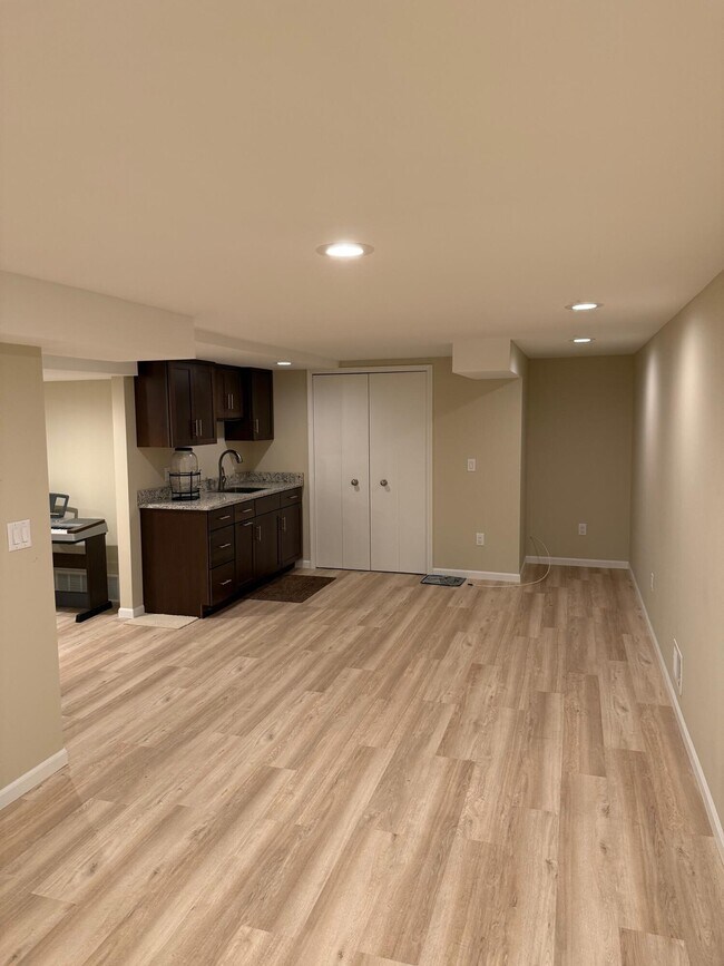 Building Photo - 3925 Waldenwood Dr