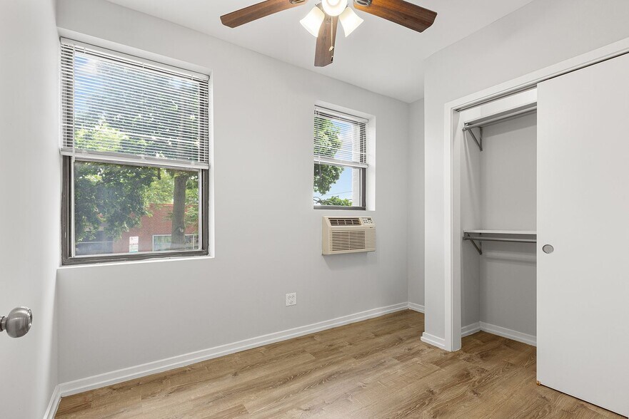 Building Photo - 4871 N Magnolia Ave