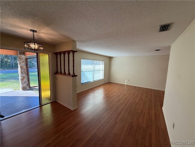 Building Photo - 6191 E Tenison St