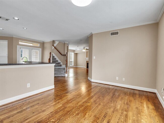 Building Photo - 4319 Lillian St