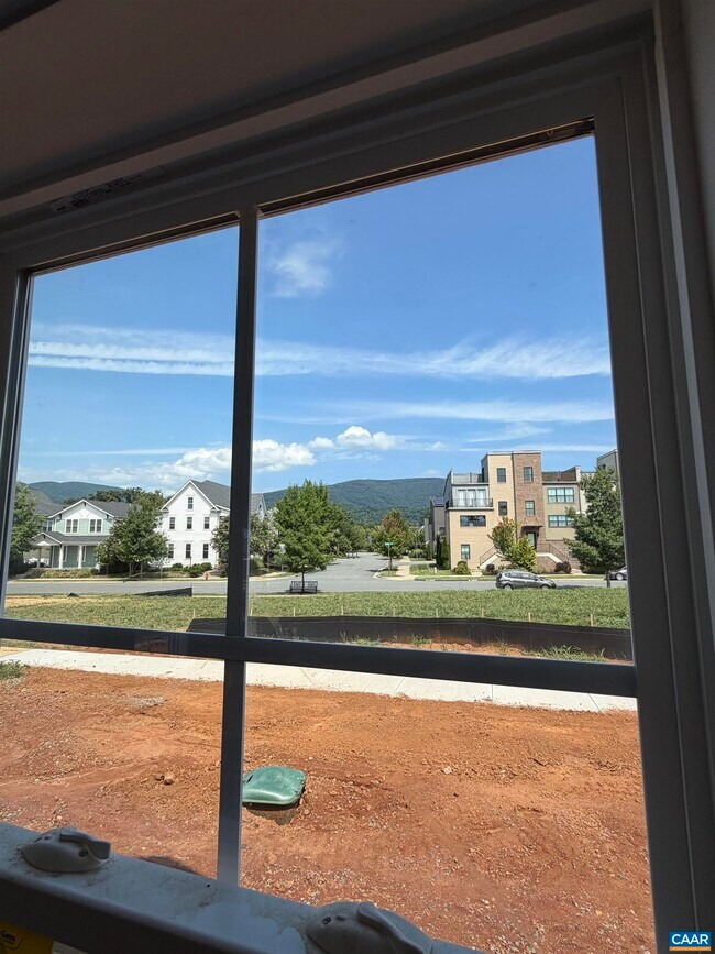 Building Photo - 2018 Larkin Ave