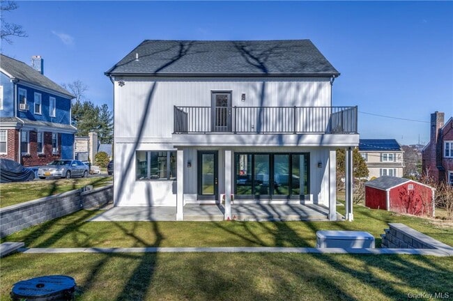 Building Photo - 23 Poplar St