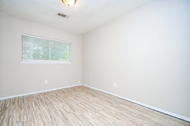 Building Photo - 12654 Monarch Rd