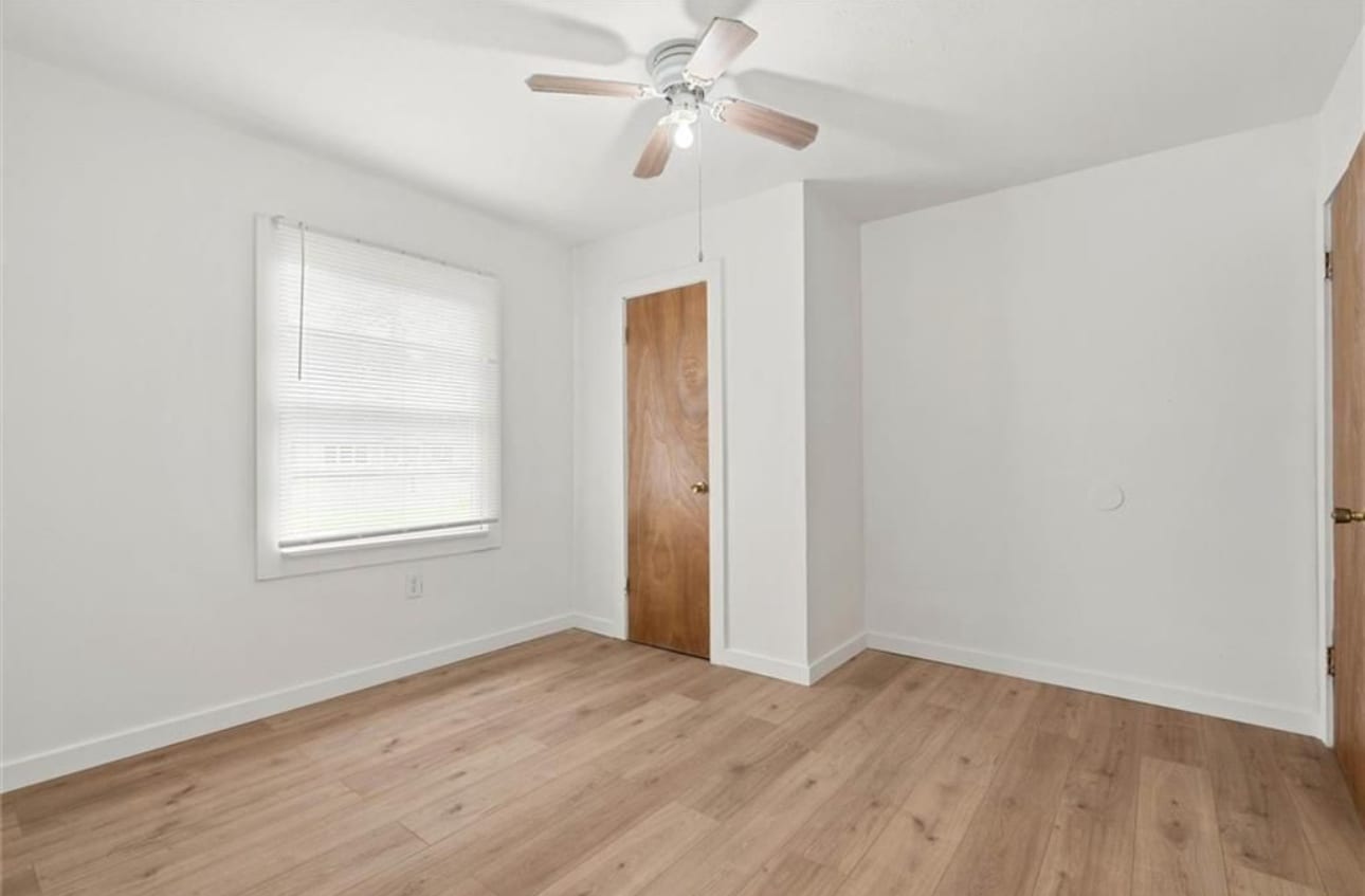 Building Photo - 1208 Creekway Dr