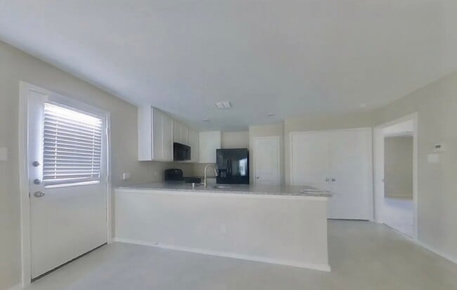 Building Photo - Timeless Comfort Meets Modern Living in This 3-Bedroom Home