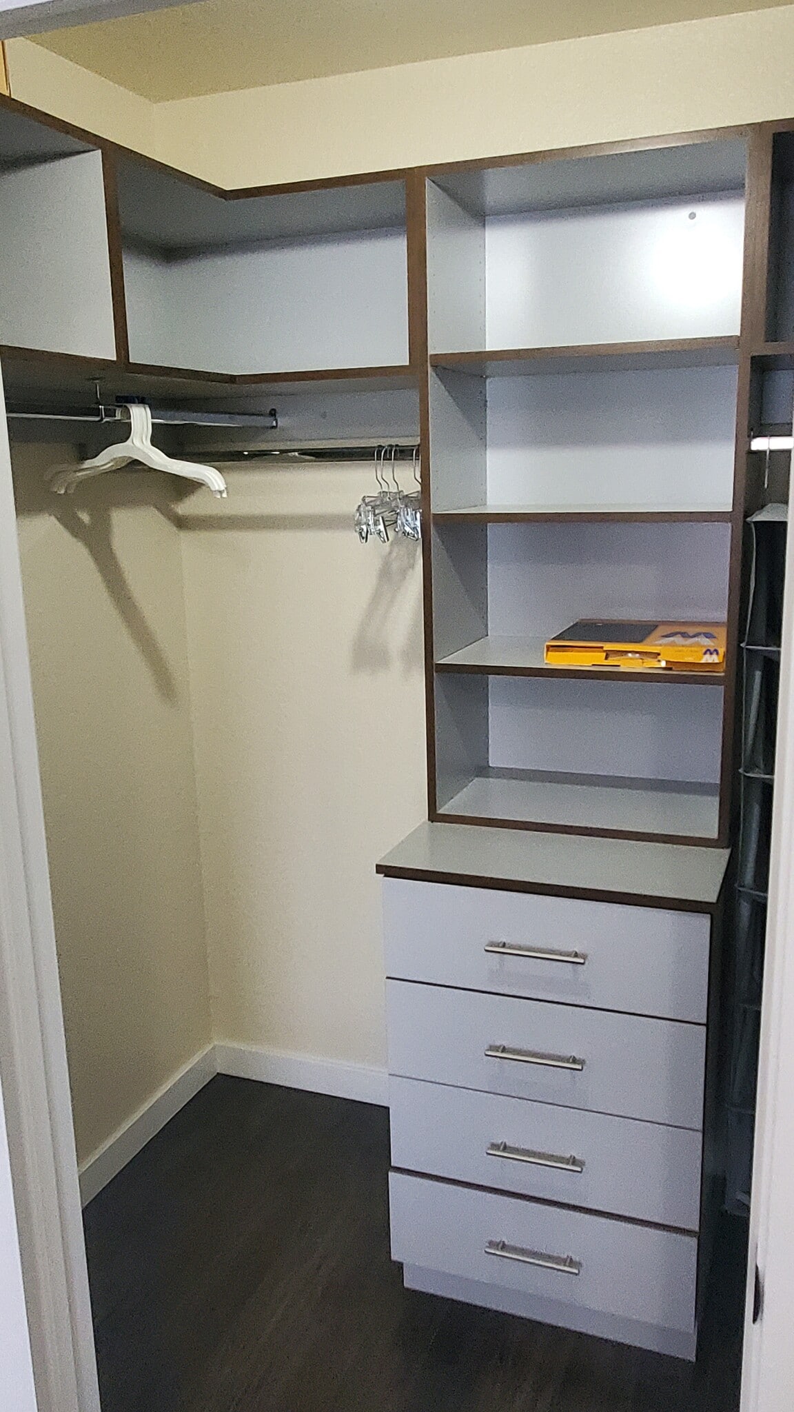 Building Photo - 8741 Darby Ave