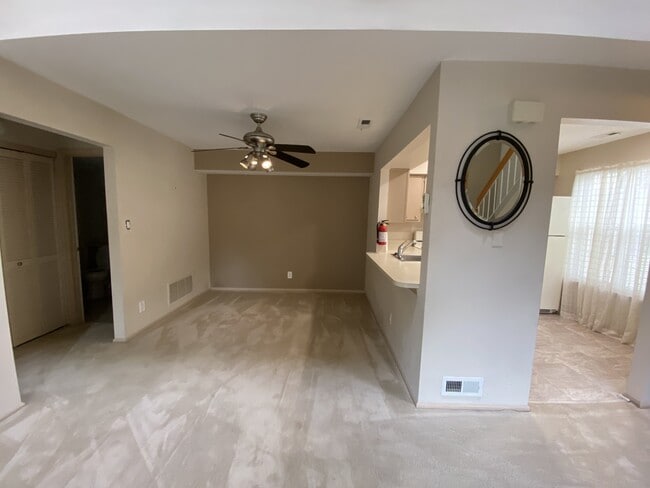 Building Photo - 1716B Ralston Dr