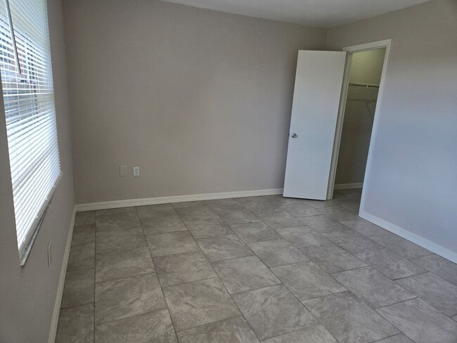 Building Photo - CPH Sebring LLC