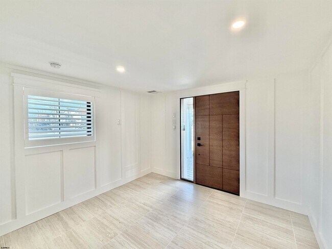 Building Photo - 100 S Frontenac Ave