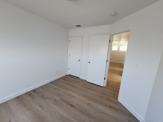 Building Photo - Beautiful 5 bed/4 bath home in Santa Nella!
