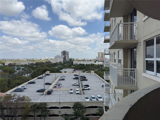 Building Photo - 19501 W Country Club Dr