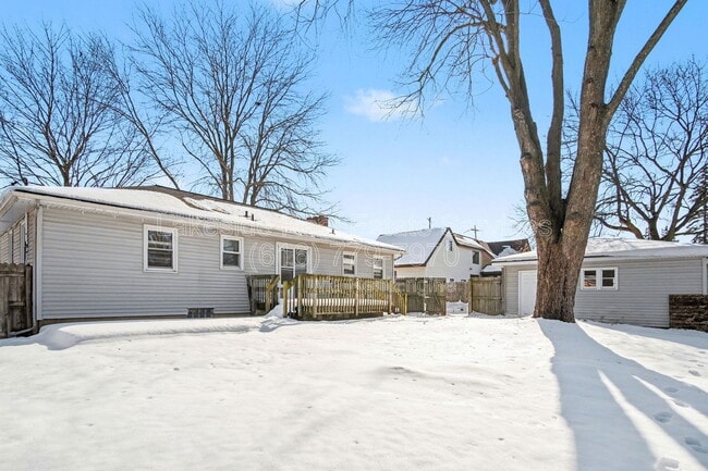 Building Photo - 1421 Ball Ave NE