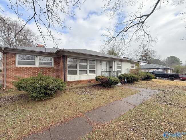 Building Photo - 2106 NW Sullivan Rd