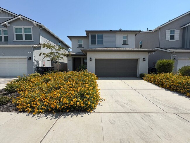 Primary Photo - Two-story home in NW Visalia home Availabl...