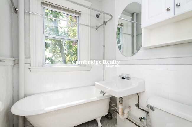 Building Photo - 49 Worthington St