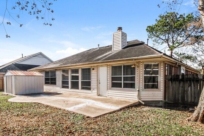 Building Photo - 3217 Lee Cir